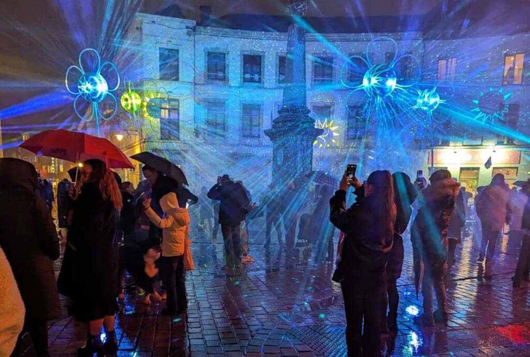 Het Nachtleven van Mons: Geniet van de Nacht Het Nachtleven van Mons: Geniet van de Nacht